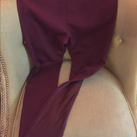 Guess Reptillian Aliyah Legging - Picture 5 of 5